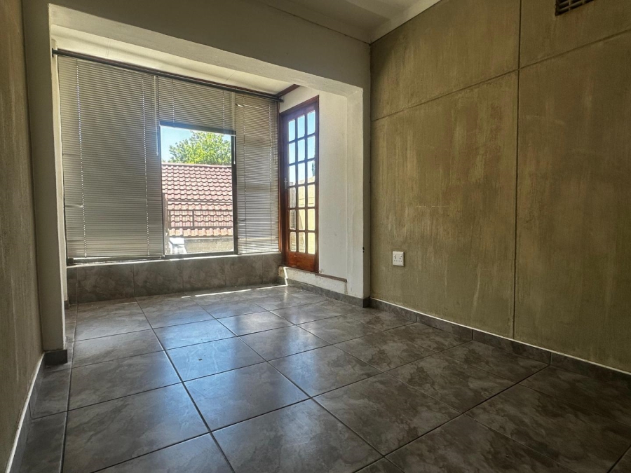4 Bedroom Property for Sale in Heuwelsig Free State